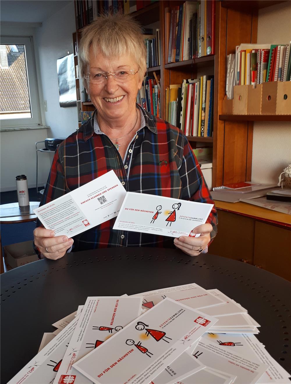 Für Hilfsangebote vor Ort bitten die ehrenamtlichen Caritas-Gruppen um eine Spende. Wegen Corona lädt Helga Gotthard, Vorsitzende der Caritas-Konferenzen im Erzbistum Paderborn, dazu mittels Postkarte